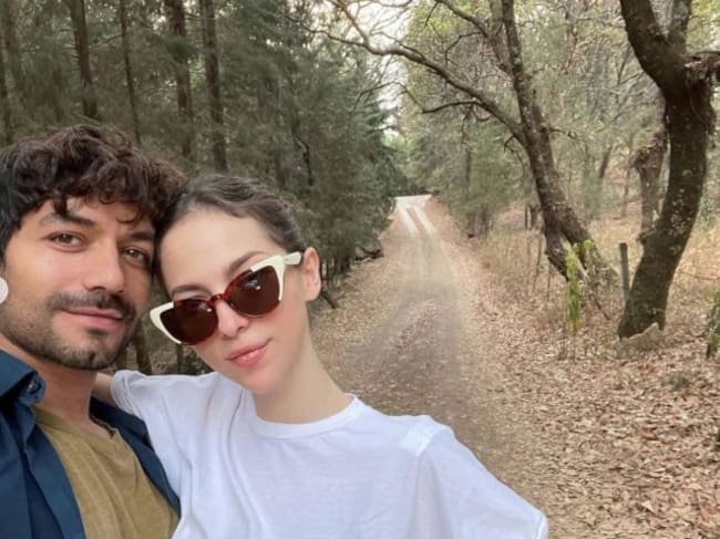 Christian Vázquez también publicó una foto confirmando su noviazgo con Paty Cantú