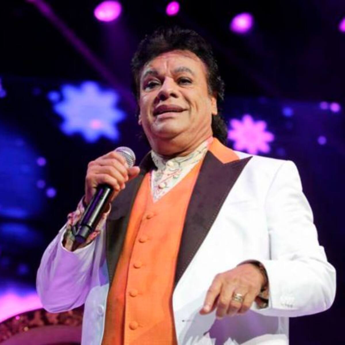 Fanáticos crean evento para recibir a Juan Gabriel