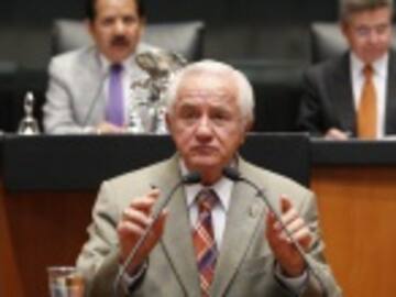 Senador ha donado durante 5 años su salario íntegro