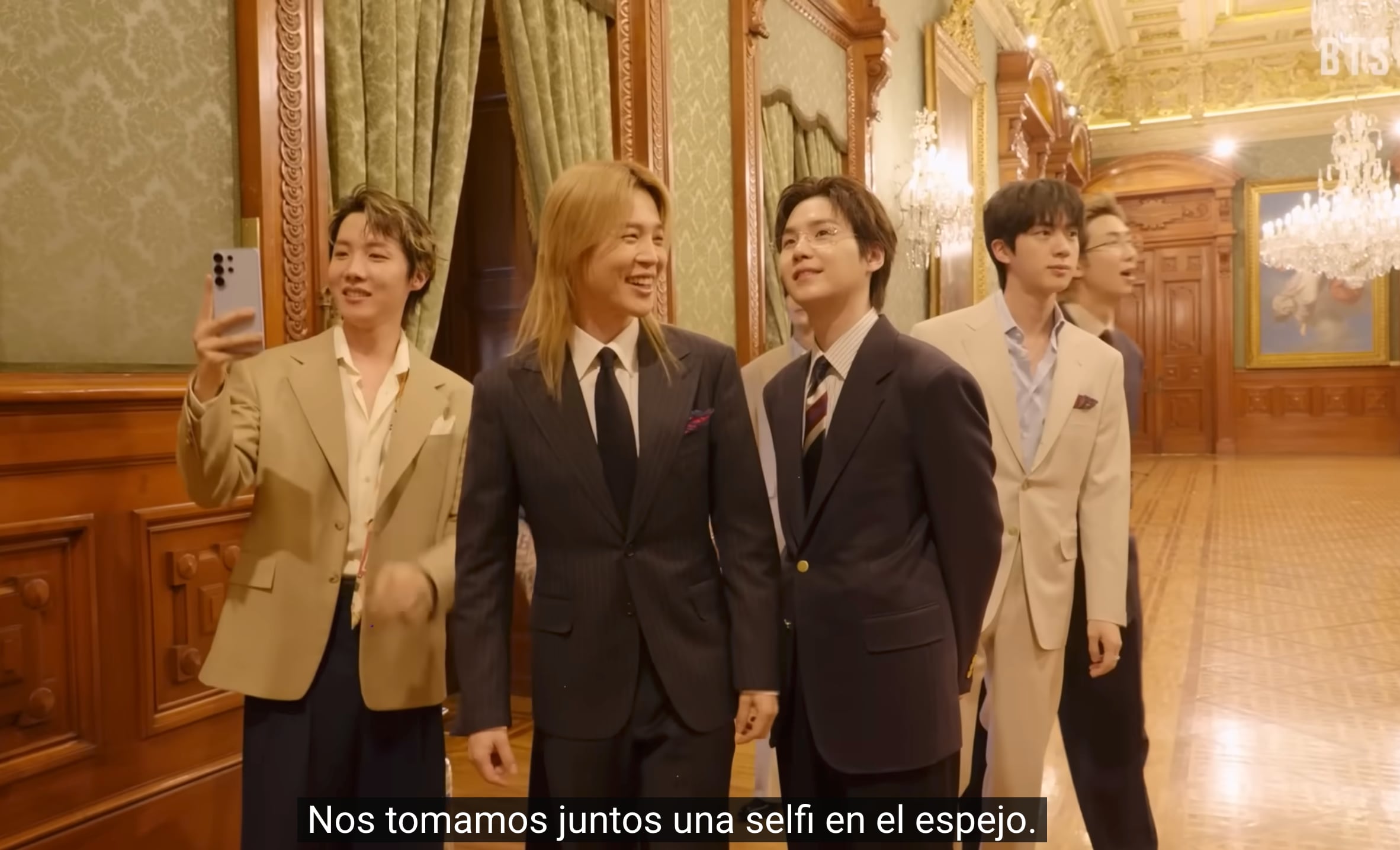 BTS en su visita a Palacio Nacional