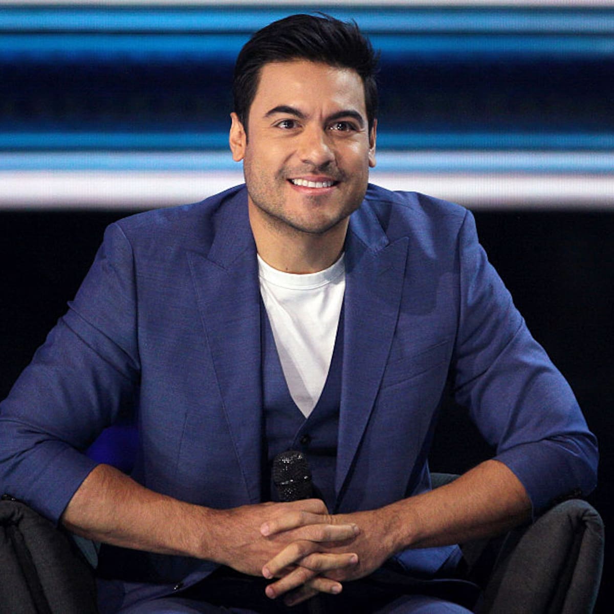 Filtran romances que Carlos Rivera habría tenido con hombres