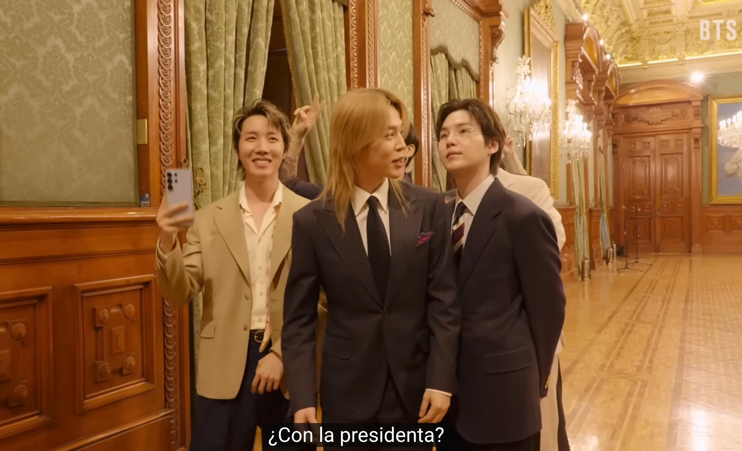 BTS en su visita a Palacio Nacional