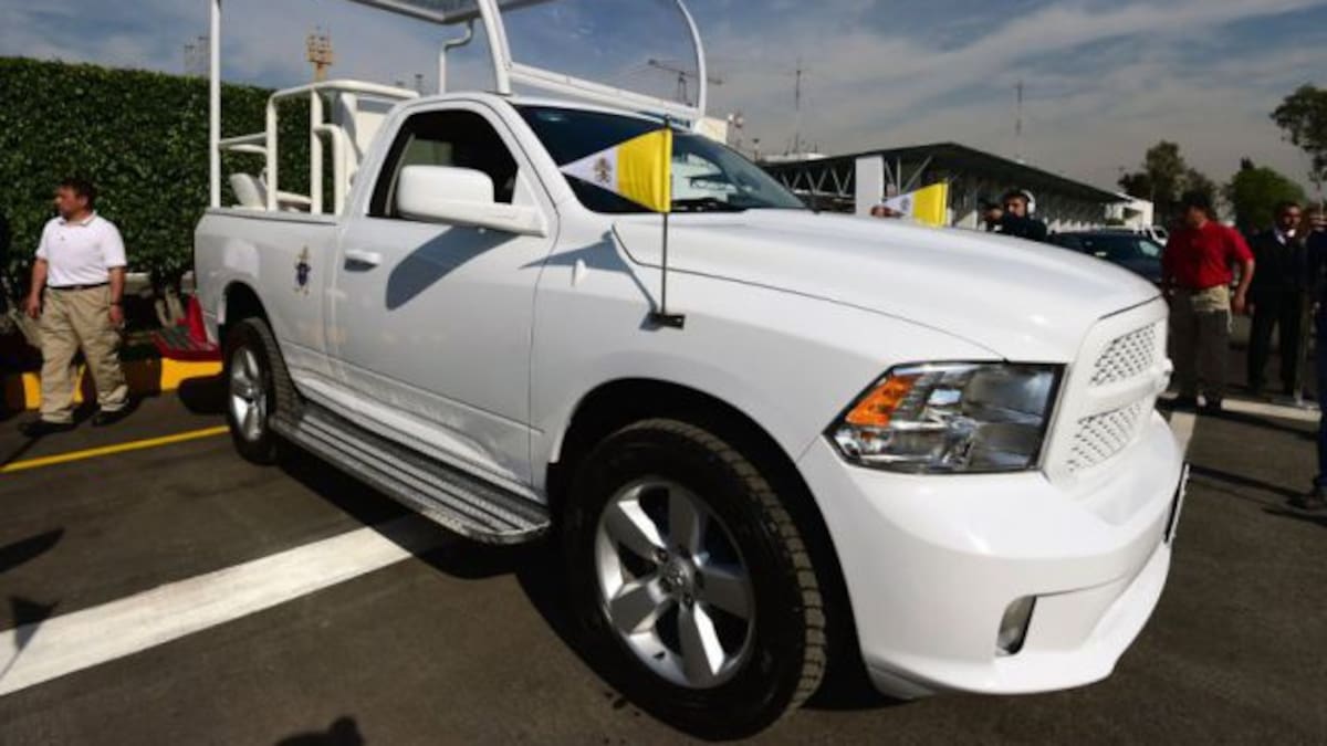 Subastarán el papamóvil con el que Francisco recorrió la CDMX