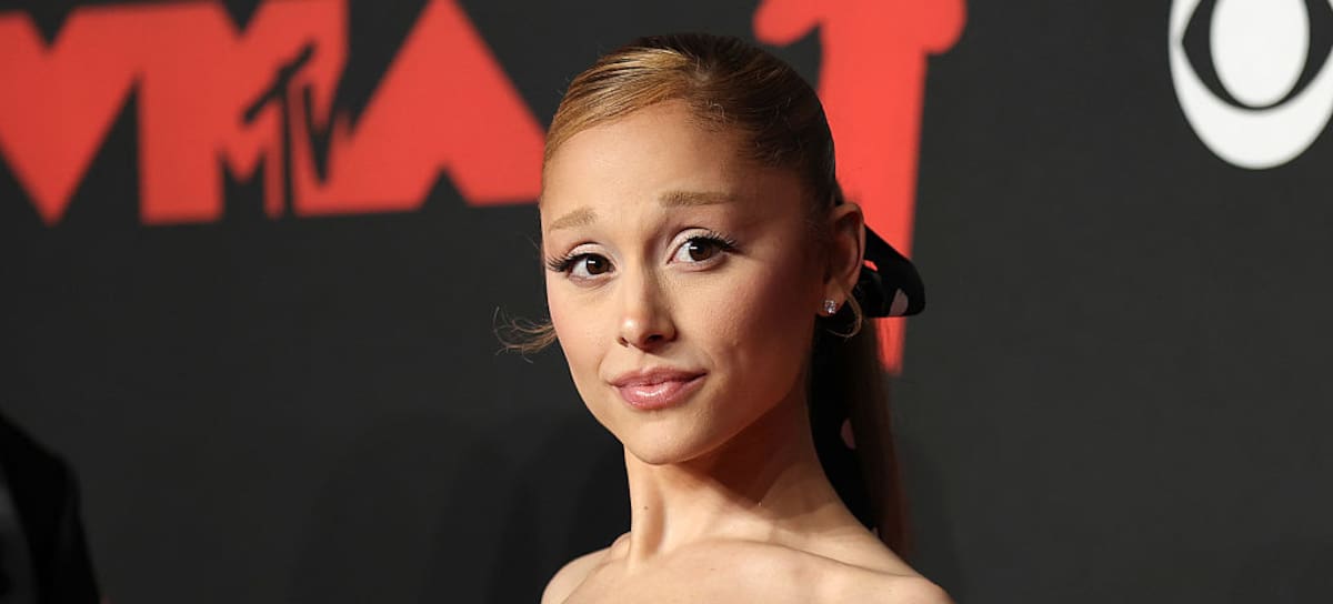 La nueva Focker: la nueva película en donde actuará Ariana Grande junto a Robert de Niro