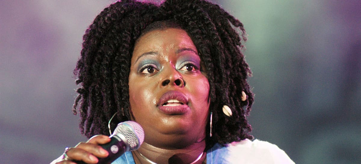 Angie Stone pierde la vida en accidente automovilístico