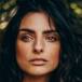 Aislinn Derbez cautiva con pronunciado escote