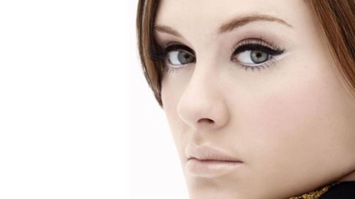 Adele confirma que lanzará nuevo tema este año