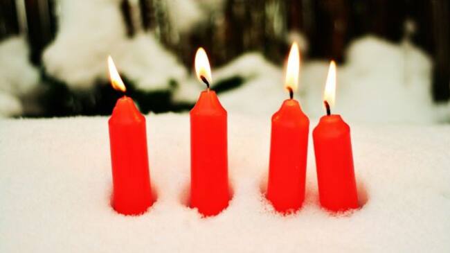 Las velas rojas hablan de la fuerza y la voluntad