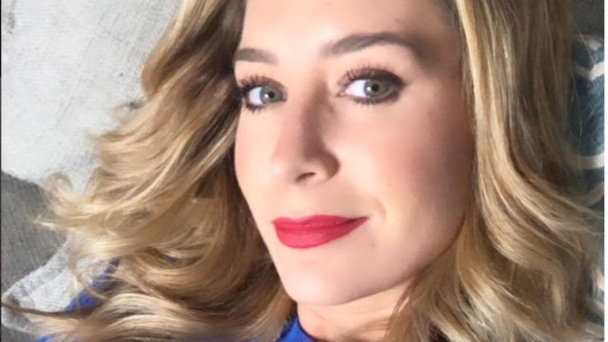 Geraldine Bazán recibe piropos de un famoso cantante