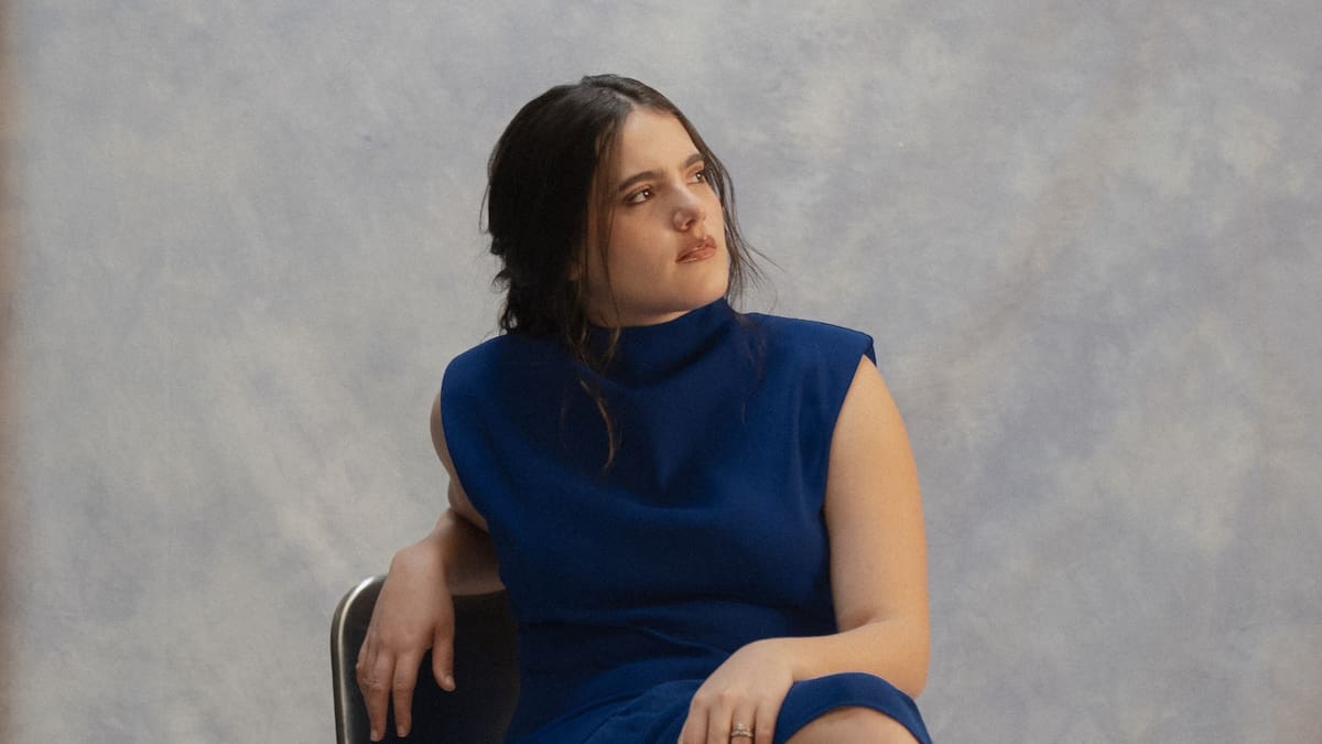 Camila Fernández estrena 'Suéltame' y nos cuestiona ¿te quedas cuando el amor se hace costumbre?