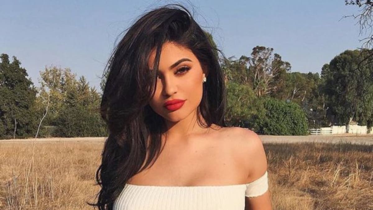 Kylie Jenner presume figura a un mes de haber dado a luz