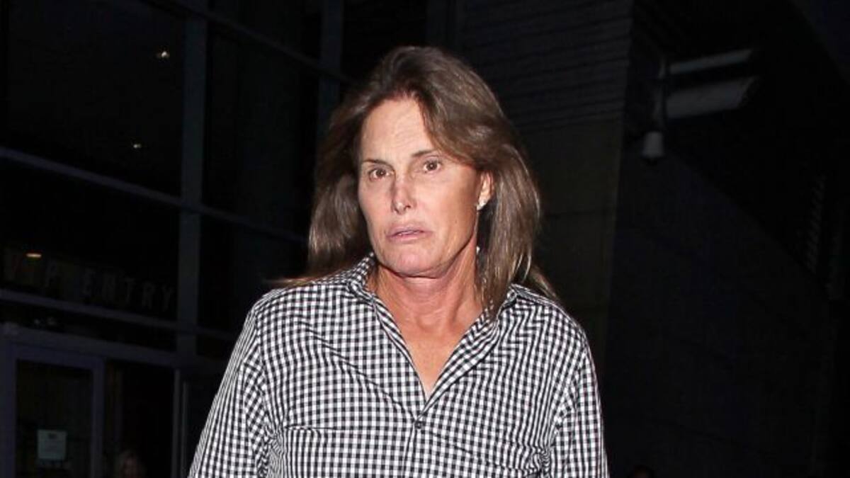 ¡Piden a Bruce Jenner que cubra sus nuevos senos!