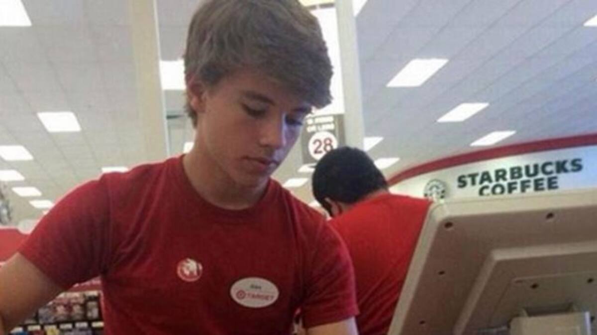 De cajero a famoso por una foto viral en Twitter