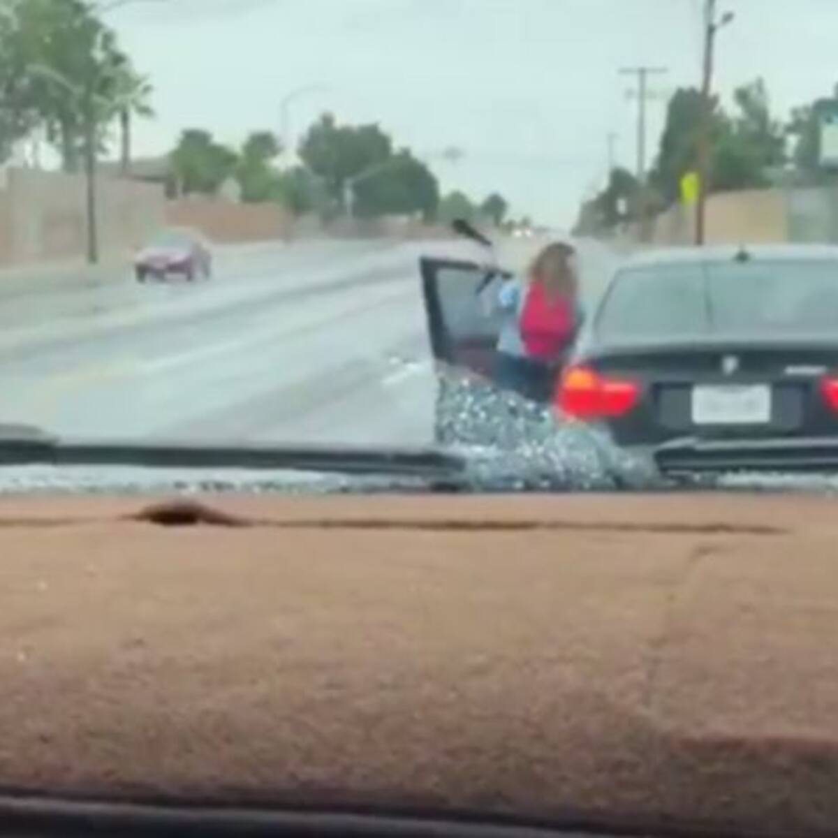 Niño le roba el BMW a su mamá para ir a ver a su novia