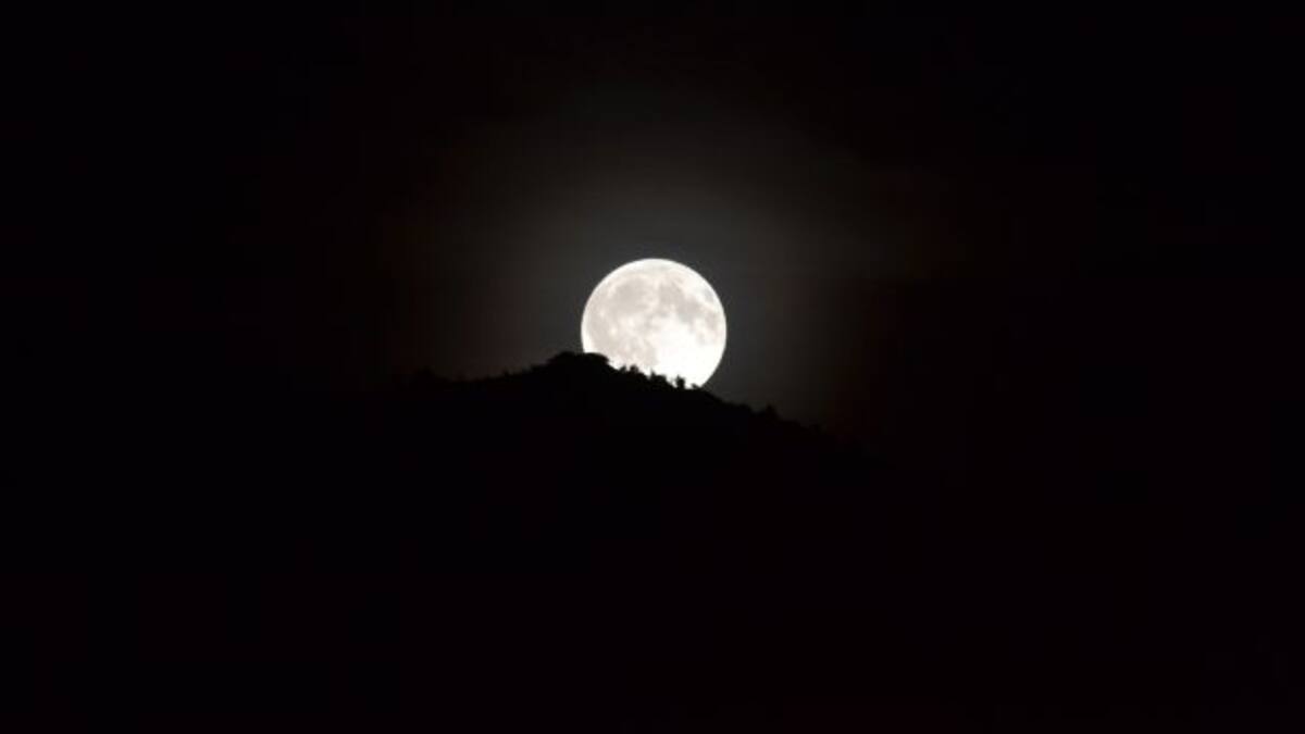 La luna llena conquistó las redes sociales, aquí las mejores fotos