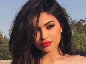 Kylie Jenner presume increíble figura a un mes de haber dado a luz