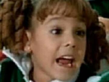 Danna Paola y Eugenio Derbez reviven escena de ¡Me vale!