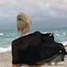 Lady Gaga publica ardiente foto en la playa