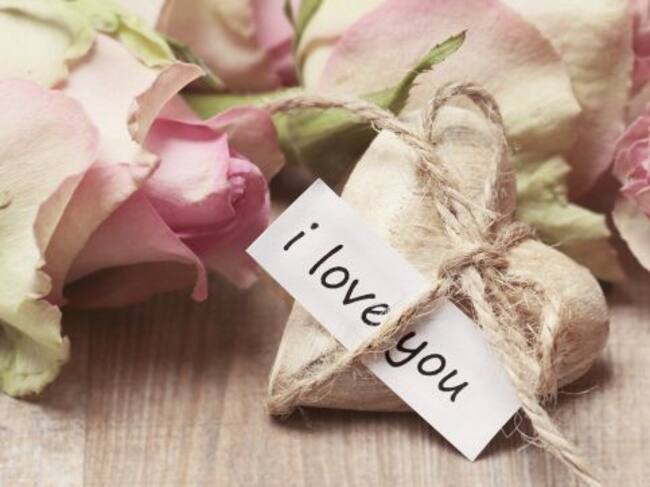 Cuando llega, el enamoramiento te invade física y mentalmente