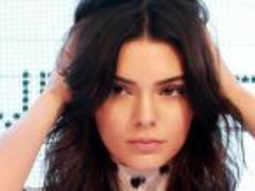 Kendall Jenner se une a la fiebre de traseros de sus hermanas