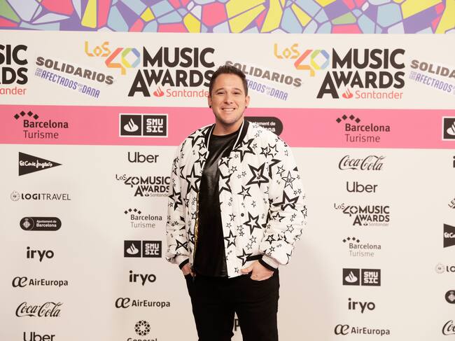 El DJ, locutor de LOS40 Urban y presentador de 'Old es cool' ha sacado su flow 2000 en honor a Bad Gyal, una de las artistas confirmadas de la velada.