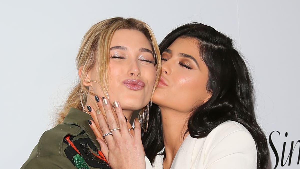 La atrevida foto de Hailey Bieber en el cumpleaños de Kylie Jenner que ya esta dando de qué hablar
