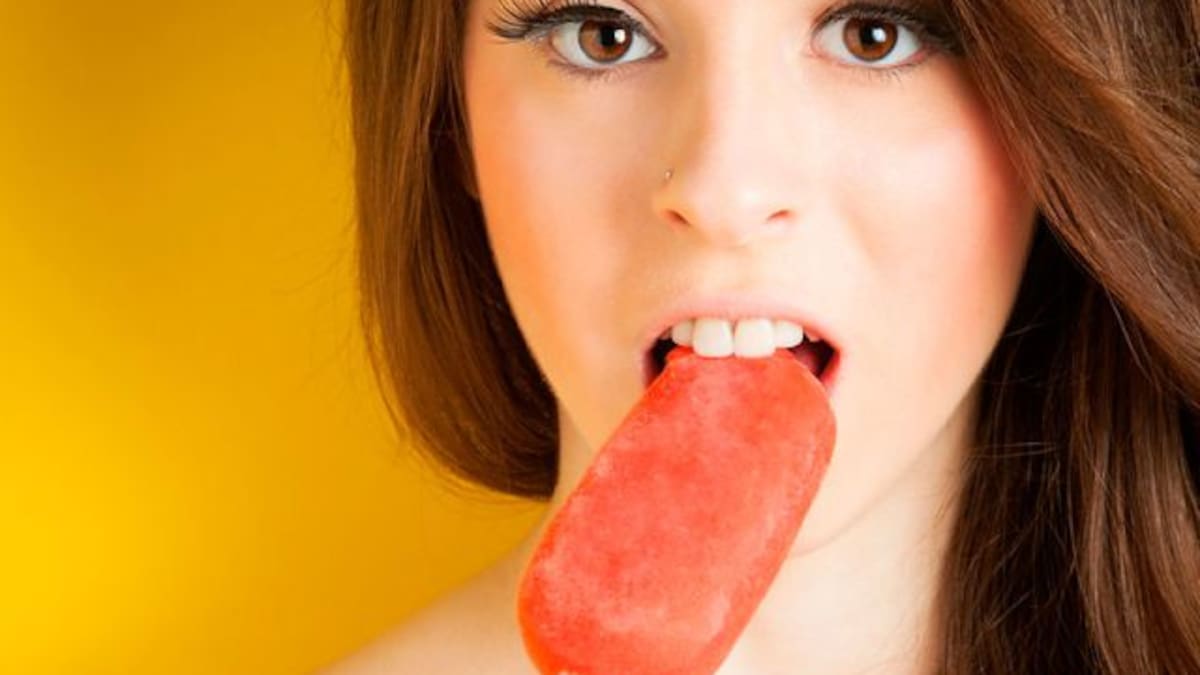 Mientras más lo pongas en tu boca, ¿serás más feliz?