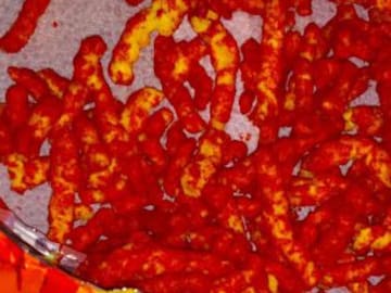 Casi muere por comer papitas fuego