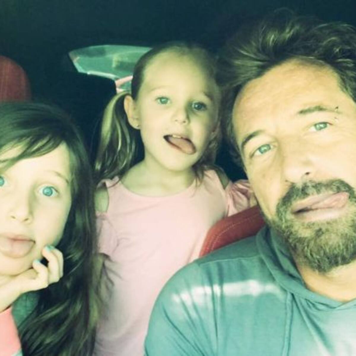 Critican a Gabriel Soto por cómo cuida a sus hijas