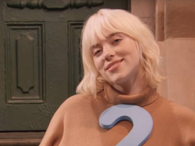 Billie Eilish le enseña a los niños a contar en Plaza Sésamo