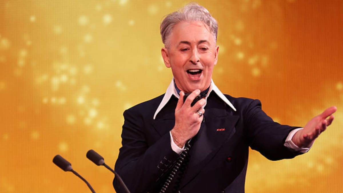 Alan Cumming y la lección de inclusión en los Premios BAFTA 2026