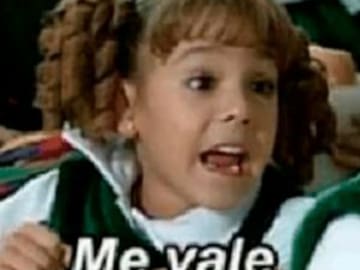 Danna Paola revive el famoso meme de "¡Me vale!"