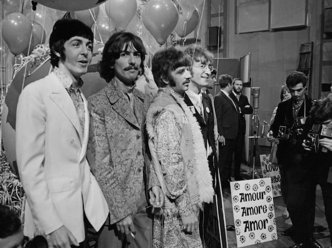 The Beatles previo a la presentación de 'All You Need Is Love' como parte de 'Our World'.