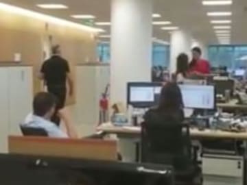 Fue su último día de trabajo y así se despidió