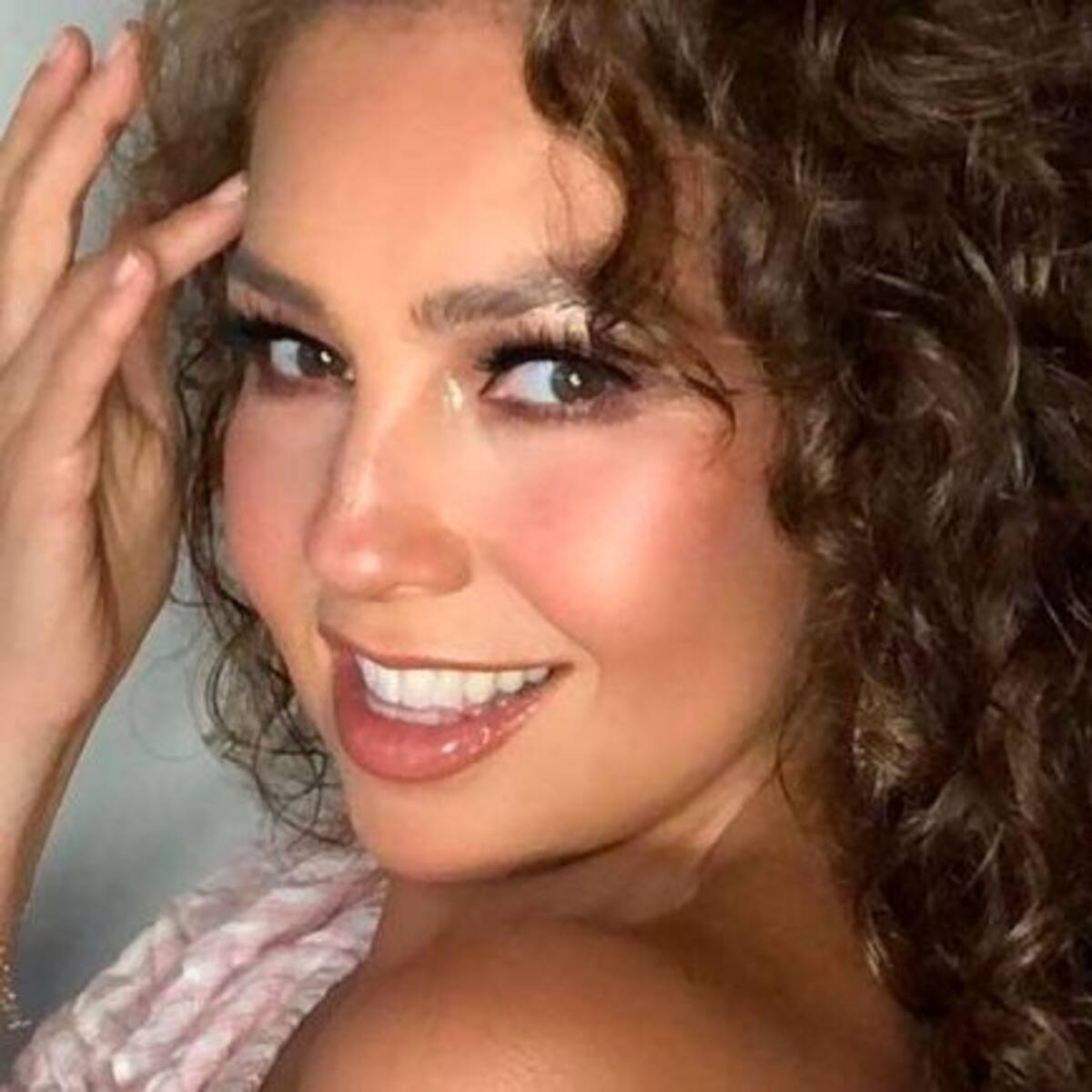 A pocas horas de su sencillo Thalía quiere más