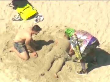 Arrestan a hombre usando máscara de Joker en Los Ángeles