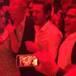 Mexicanos cantan con mariachi en Cannes
