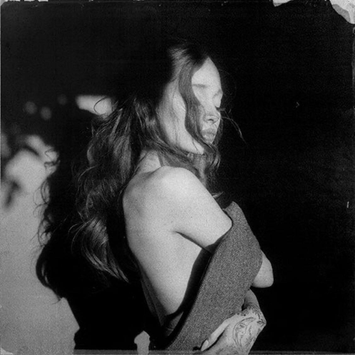 Ariana Grande para "Petal".