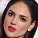 Eiza González presume pronunciado escote