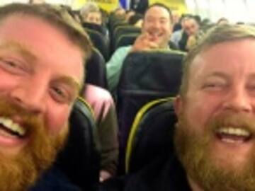 Un hombre se encuentra a su doble idéntico en un avión