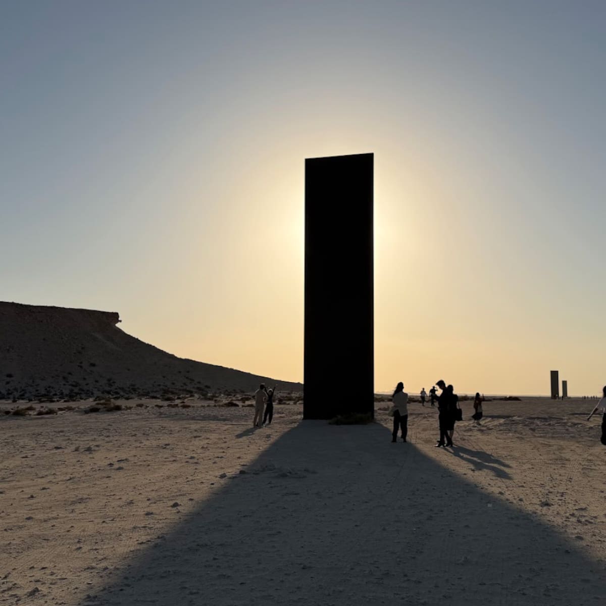 Richard Serra desafía al desierto: visitamos la obra maestra que transforma el paisaje de Catar