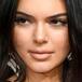 Kendall Jenner responde a críticas sobre su acné