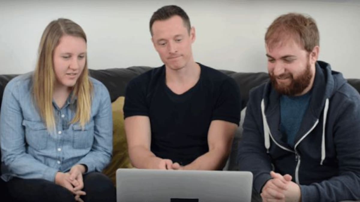 Esto es lo que pasa cuando ves porno por primera vez con tu pareja