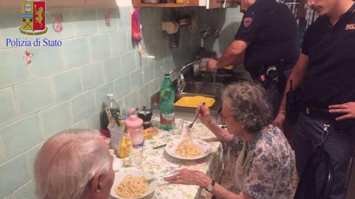 Policías atienden emergencia y resultó ser dos ancianos que querían compañía