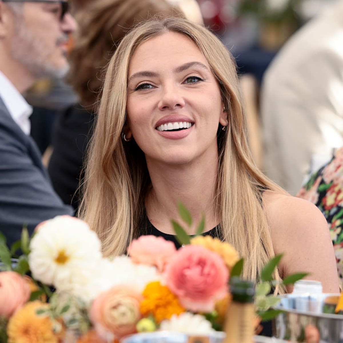 ¿Qué le pasó? Scarlett Johansson impacta con cambio de look en "El Exorcista": así luce sin maquillaje en su papel más oscuro