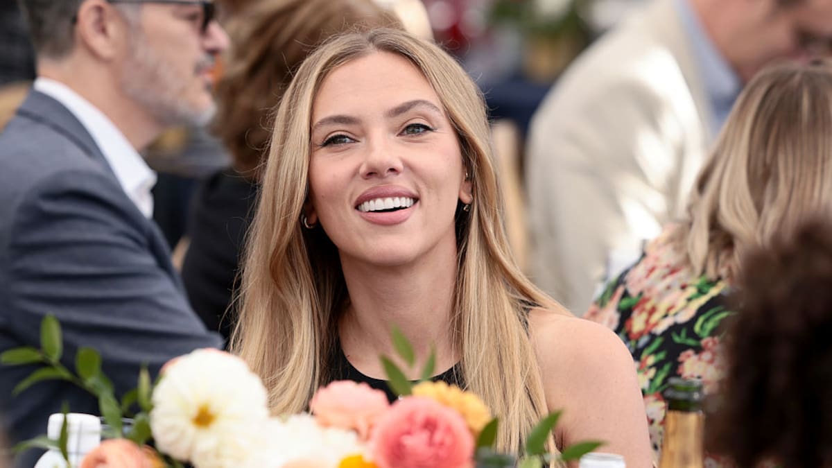 ¿Qué le pasó? Scarlett Johansson impacta con cambio de look en "El Exorcista": así luce sin maquillaje en su papel más oscuro