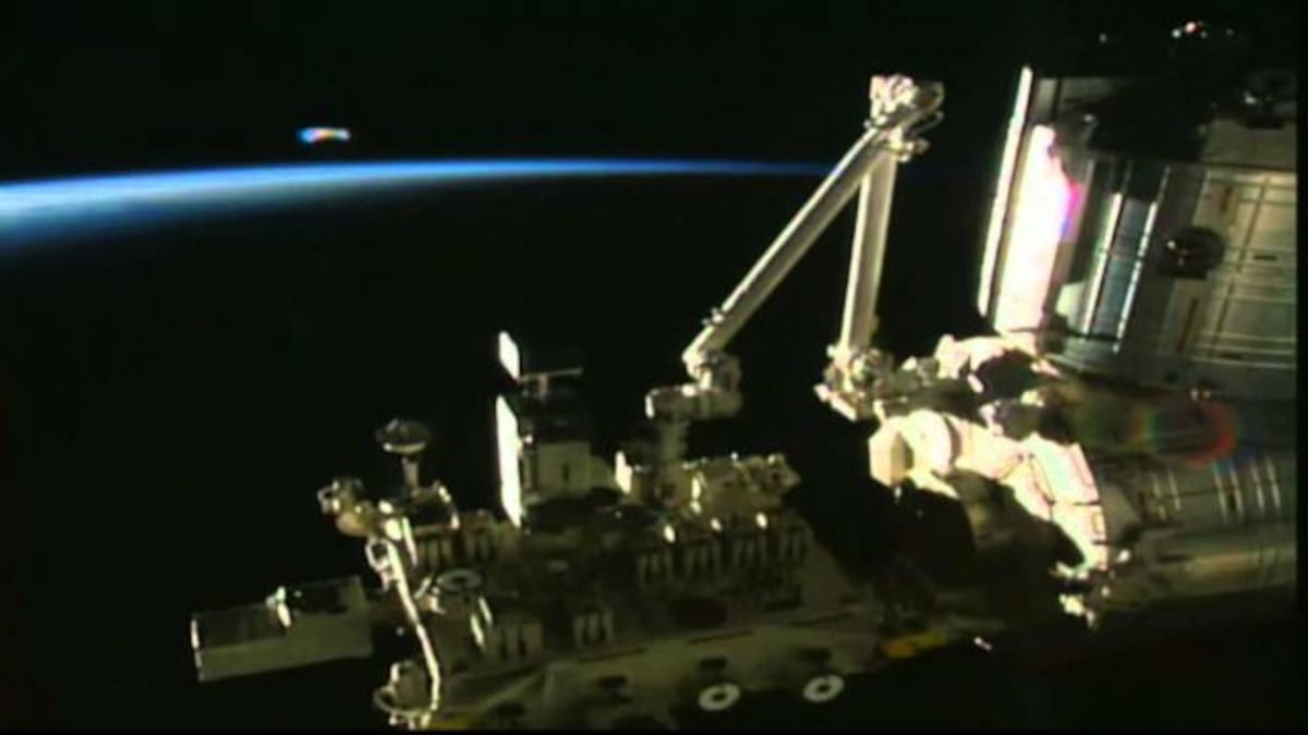 ¿OVNI aparece en video de la NASA?