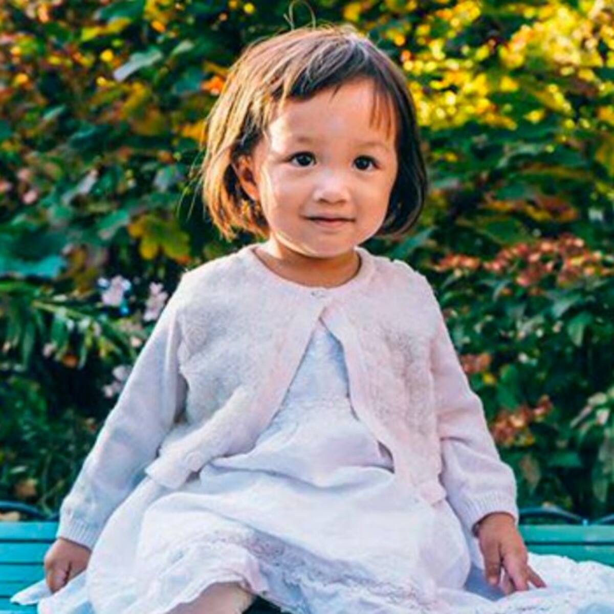 Hace las obras de arte más bonitas con solo 2 años de edad