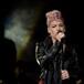 P!nk arrasa con la presentación más arriesgada de su carrera