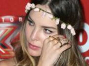 Un detalle en el maquillaje de Belinda le causa críticas